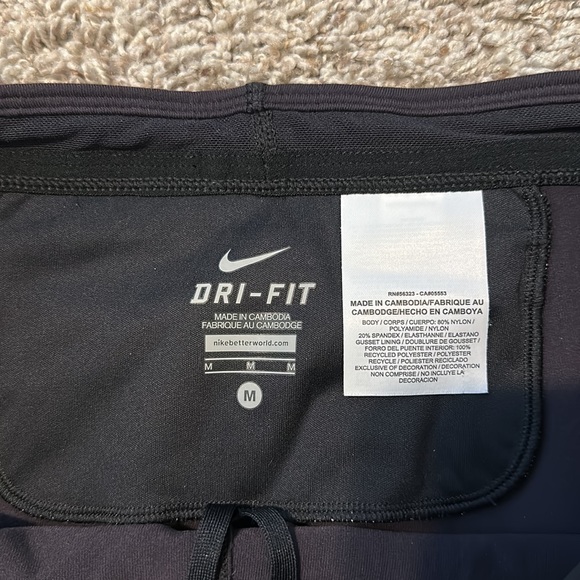 Nike Reflective Leggings - Picture 8 of 9